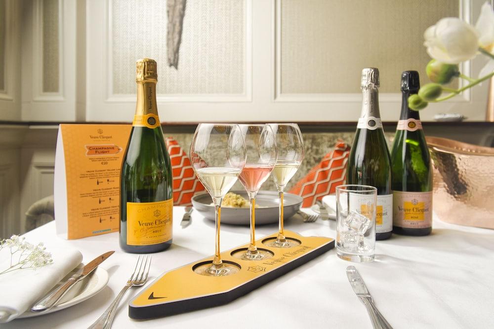 Muckross Park Hotel & Spa Kilclogherane Exterior photo Veuve Clicquot Champagne
