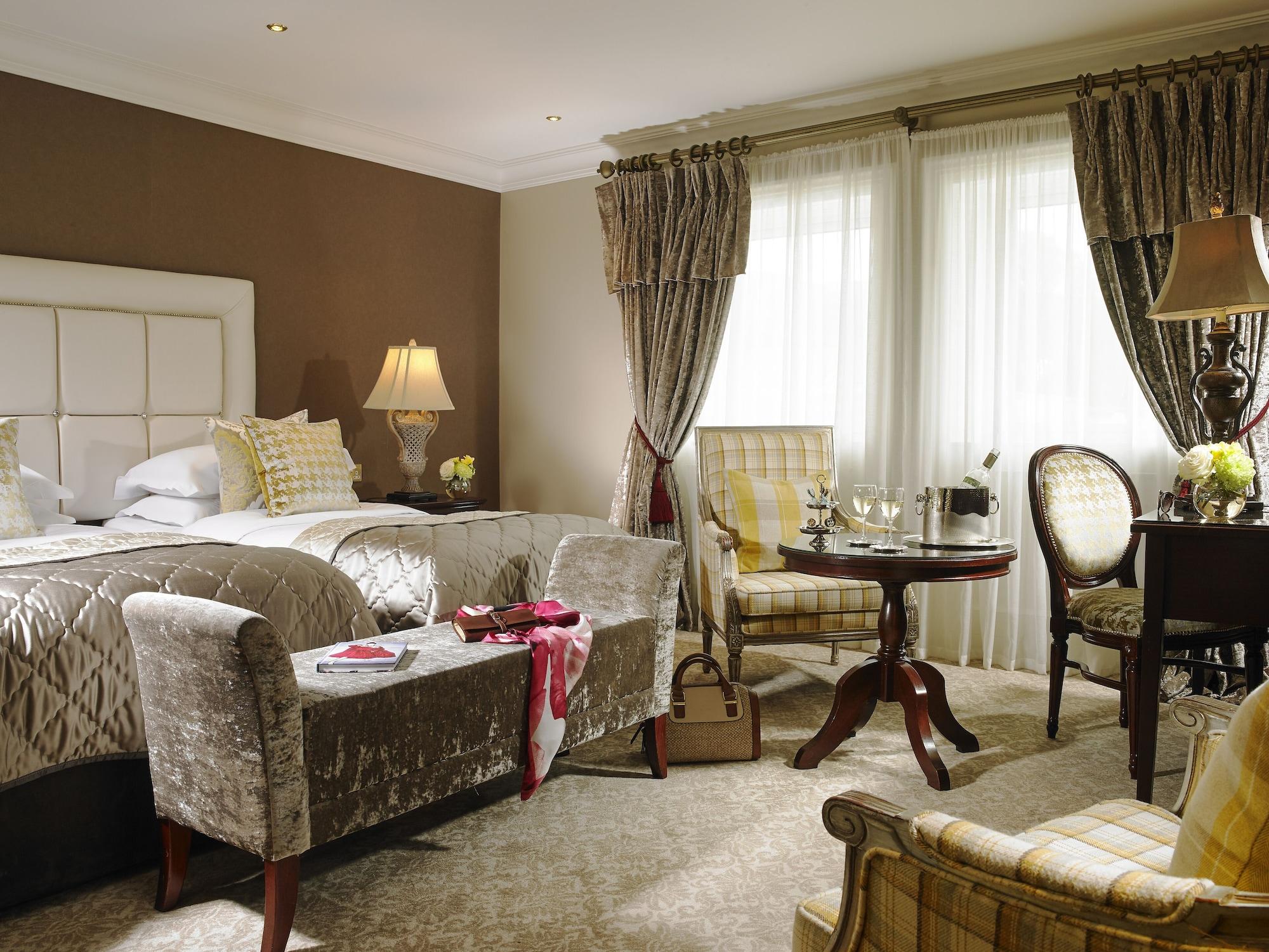 Muckross Park Hotel & Spa Kilclogherane Exterior photo A bedroom at the hotel