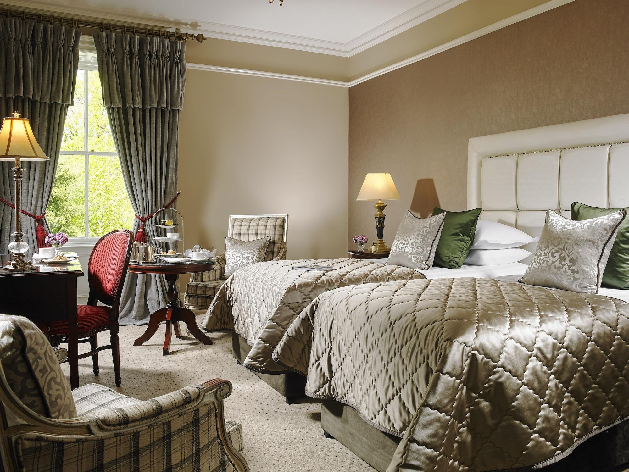 Muckross Park Hotel & Spa Kilclogherane Exterior photo A bedroom at the K Club