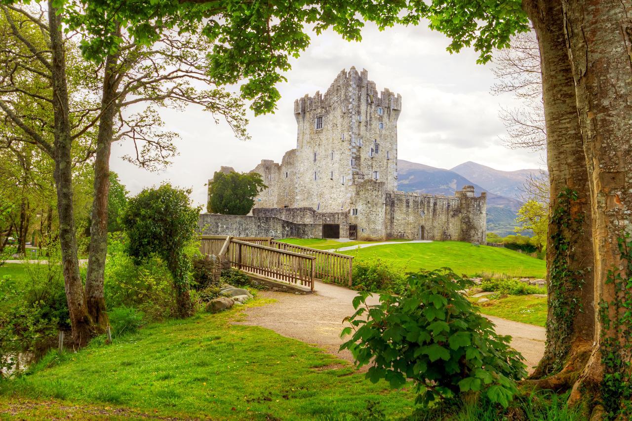 Muckross Park Hotel & Spa Kilclogherane Exterior photo Ross Castle